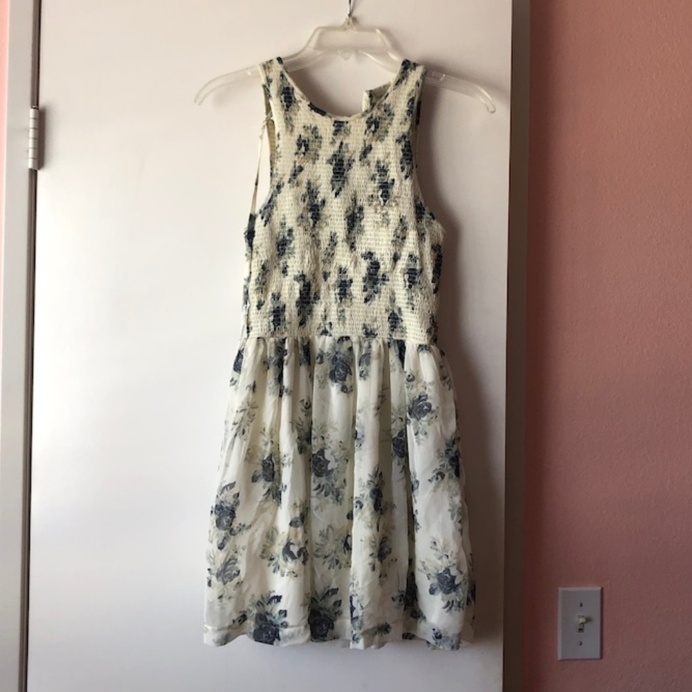 KIMCHI BLUE - White floral dress (Size XS)